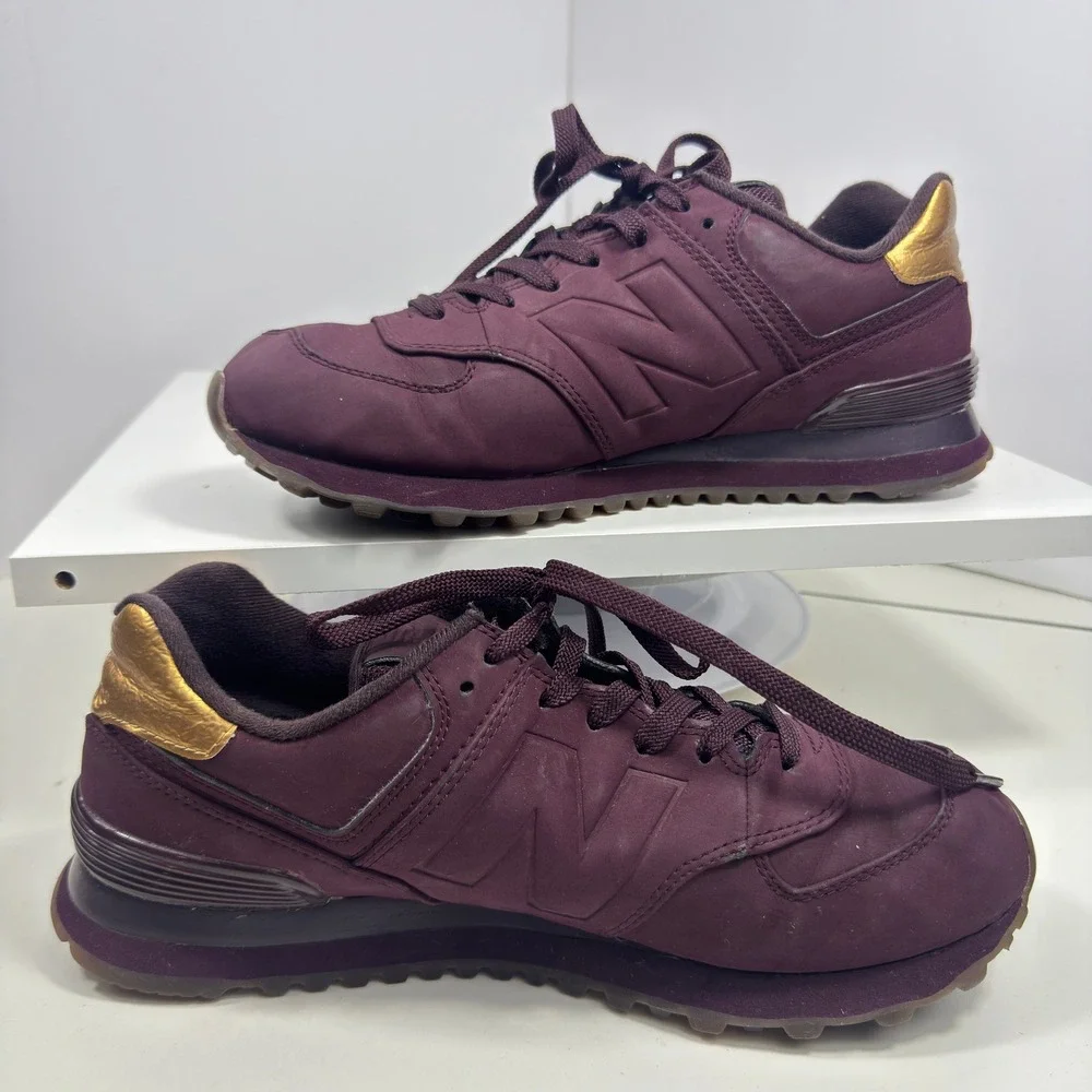 New Balance‎ 574 Molten Maroon Men 8.5 Maroon Gold Sneaker ML574MTC
